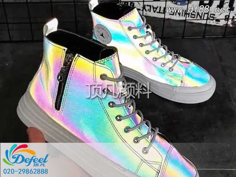 變色龍顏料讓鞋子新穎變色有個(gè)性 變色龍顏料讓鞋子新穎變色有個(gè)性